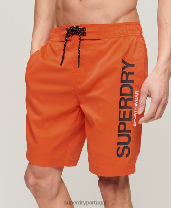 shorts esportivos reciclados homens laranja roupas Superdry 2208H13