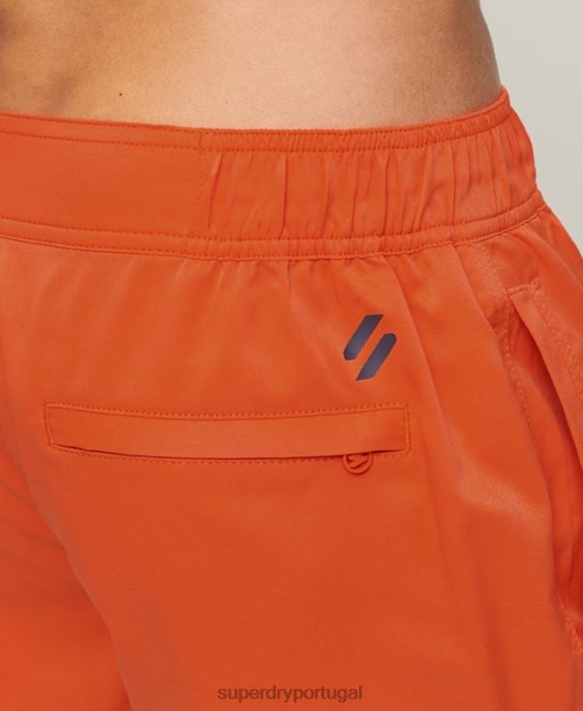 shorts esportivos reciclados homens laranja roupas Superdry 2208H13