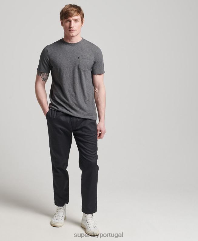 camiseta gola redonda de algodão orgânico com bolso homens cinza escuro roupas Superdry 2208H4910