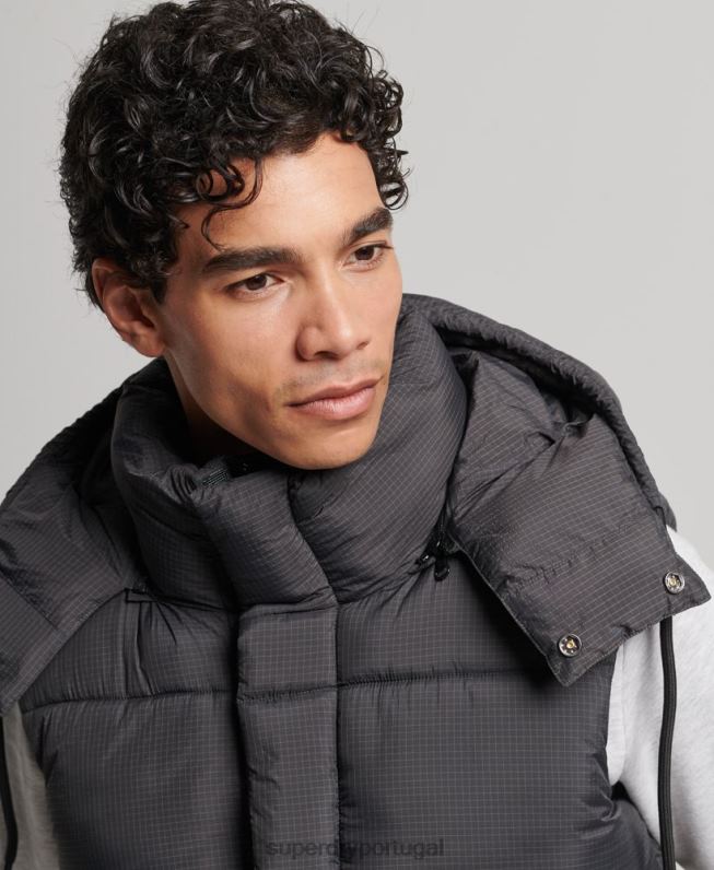 colete acolchoado curto linha lateral homens preto roupas Superdry 2208H1032