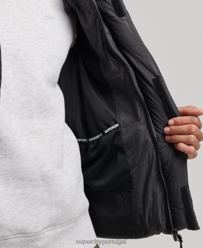 colete acolchoado curto linha lateral homens preto roupas Superdry 2208H1032