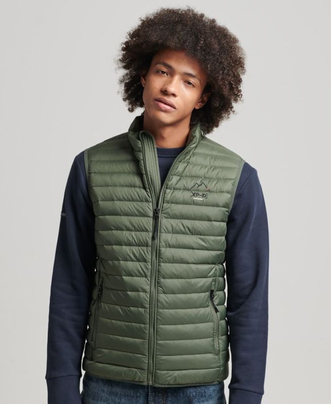 colete tech core down homens caqui roupas Superdry 2208H4445