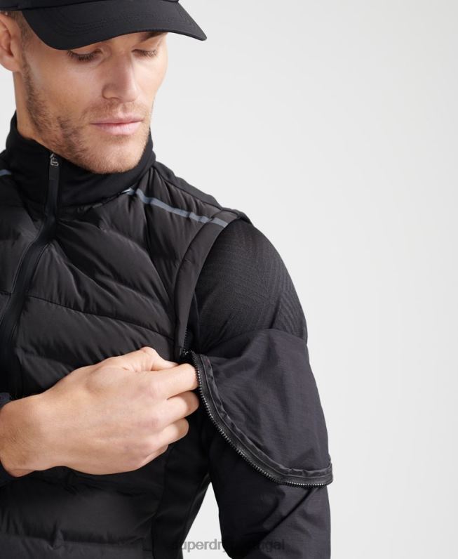 correr colete adaptável homens preto roupas Superdry 2208H4609