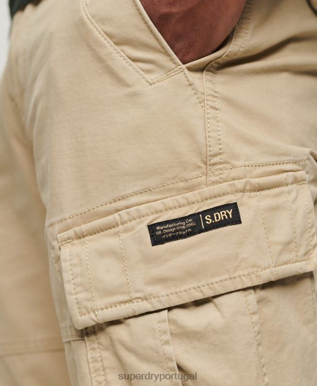 shorts cargo de núcleo de algodão orgânico homens creme roupas Superdry 2208H248