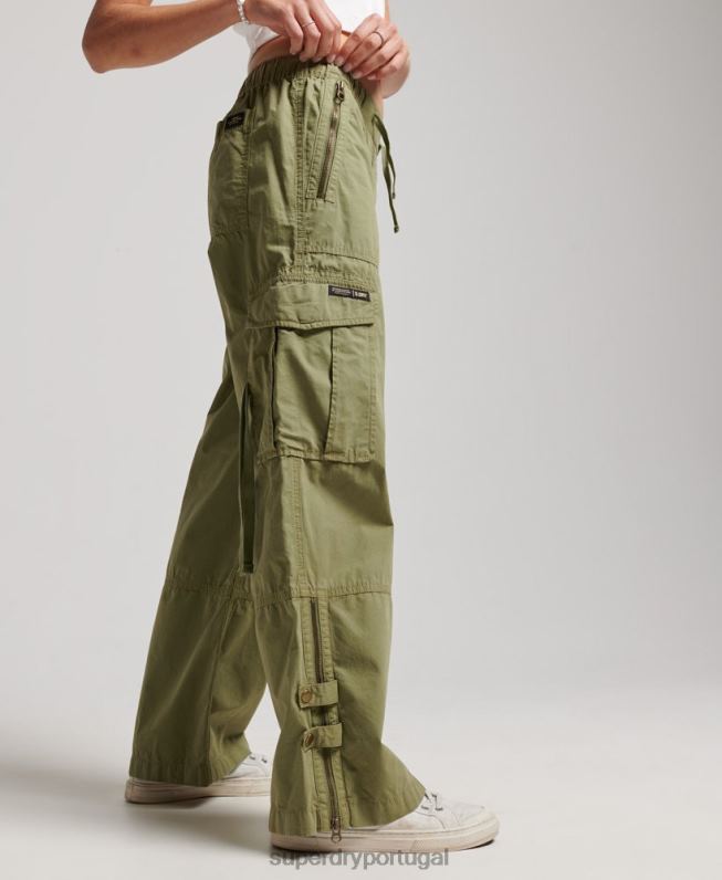 calças cargo de perna larga de cintura baixa mulheres verde roupas Superdry 2208H2015