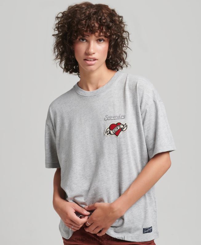 Camiseta com patch de logo dos anos 90 mulheres cinza roupas Superdry 2208H6247