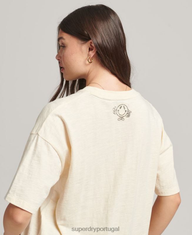 Camiseta com patch de logo dos anos 90 mulheres creme roupas Superdry 2208H6230