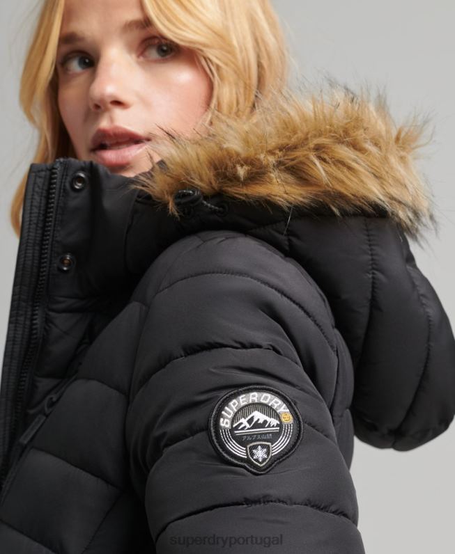 casaco puffer acolchoado leve com capuz de palangre de pele sintética mulheres preto roupas Superdry 2208H3716