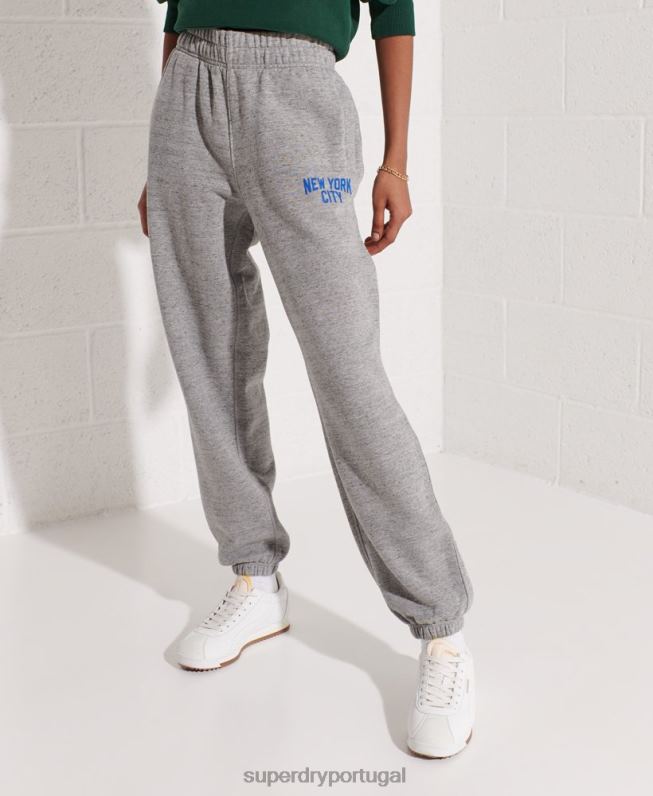 corredores da faculdade da cidade mulheres cinza claro roupas Superdry 2208H6563