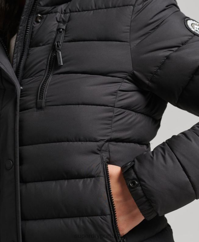 jaqueta puffer curta com capuz de pele sintética mulheres preto roupas Superdry 2208H3630