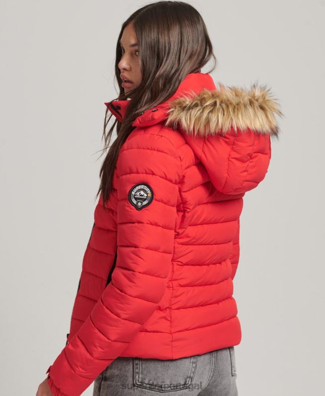 jaqueta puffer curta com capuz de pele sintética mulheres vermelho roupas Superdry 2208H5571