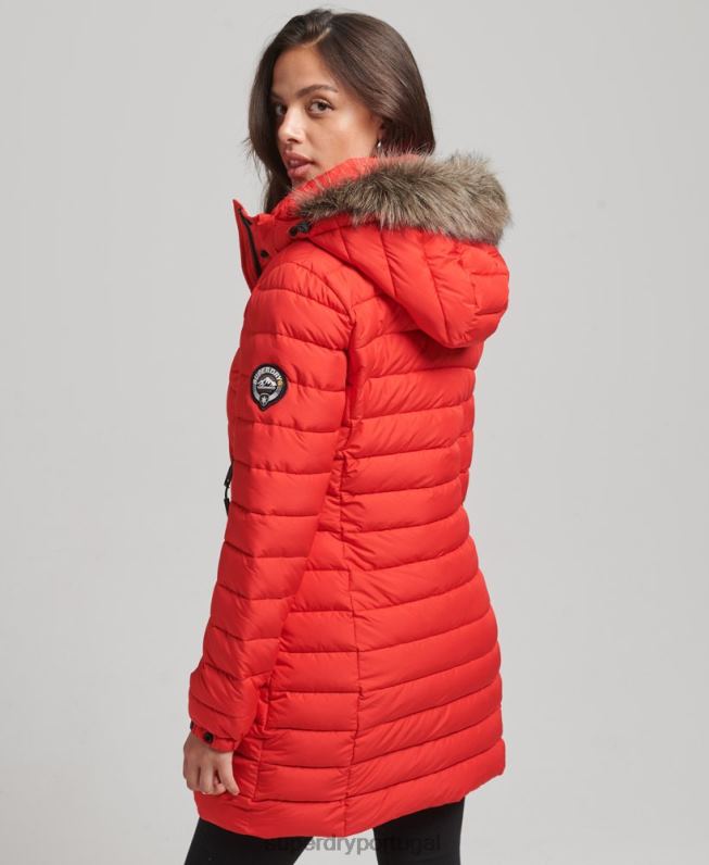 jaqueta puffer de comprimento médio com capuz de pele sintética mulheres vermelho roupas Superdry 2208H3688