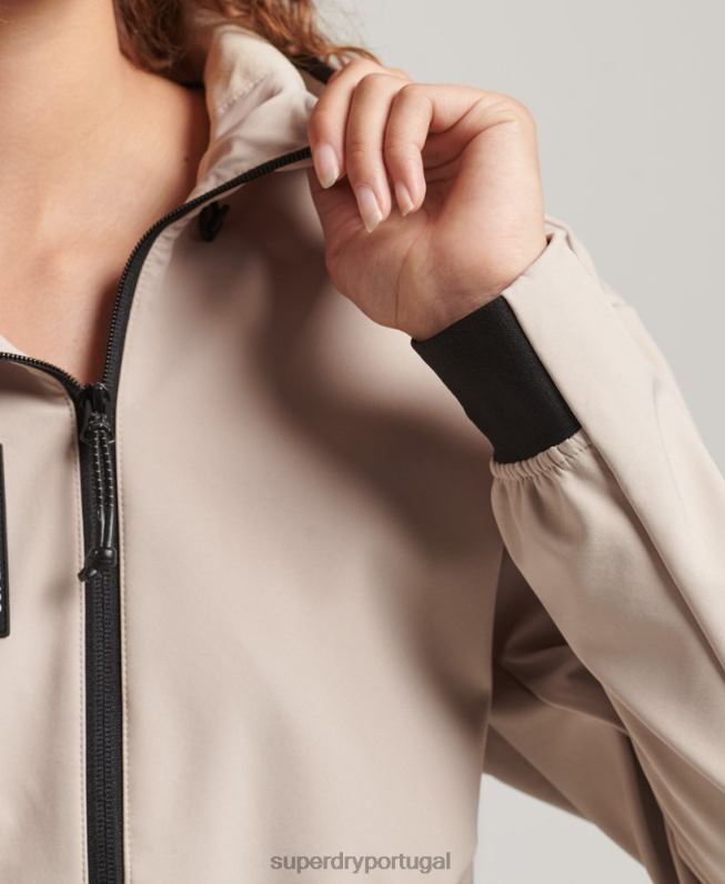jaqueta softshell tech crop mulheres bege roupas Superdry 2208H5521