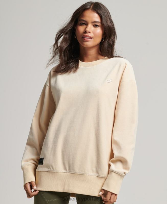 code s logo veludo oversized crew mulheres creme roupas Superdry 2208H5805